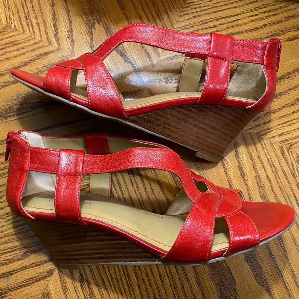 Nine West 6.5 / 6 1/2 Wedge Red Sandal Open Toe